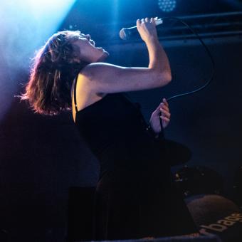 Estrons