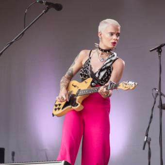 Ava