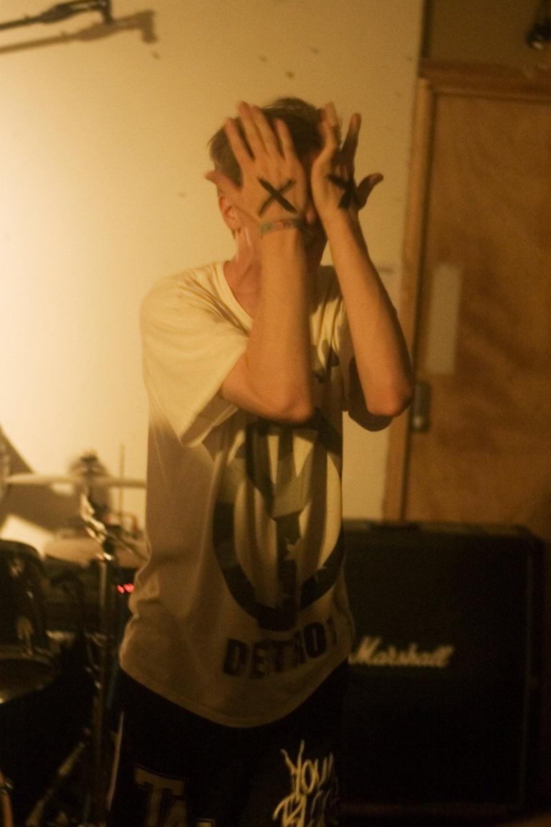 Hvman Teeth @ Stuck on a Name Studios, 11th July 2014