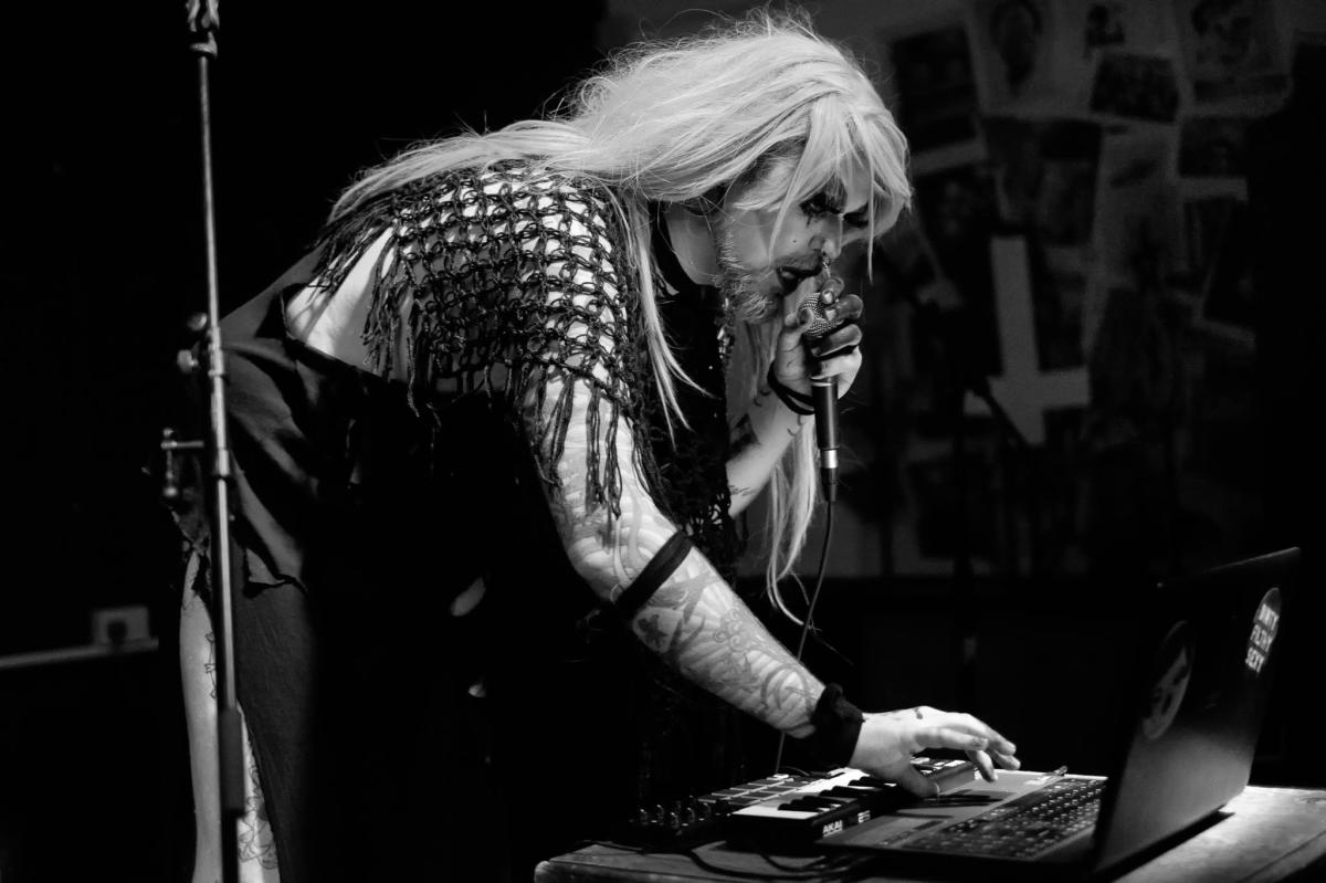 Nana @ Spanky Van Dykes, 30th September 2017